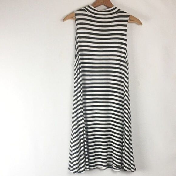 Soprano Mock Neck Sleeveless Striped Dress - Picture 4 of 4